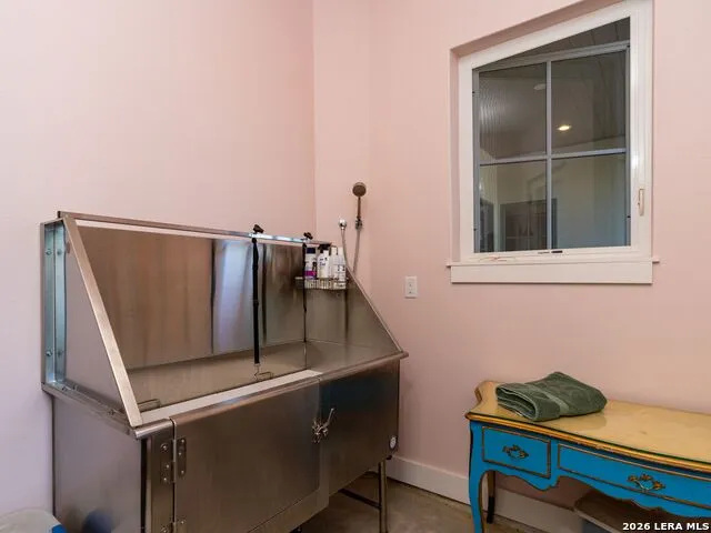 77 Last Trl Fredericksburg, TX 78624