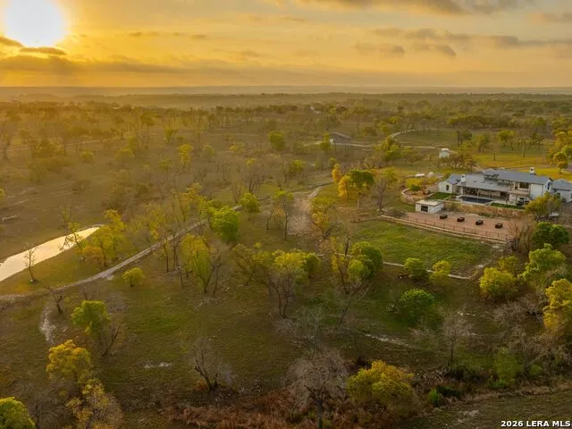 77 Last Trl Fredericksburg, TX 78624