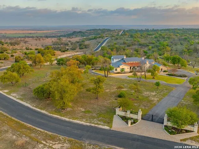 77 Last Trl Fredericksburg, TX 78624