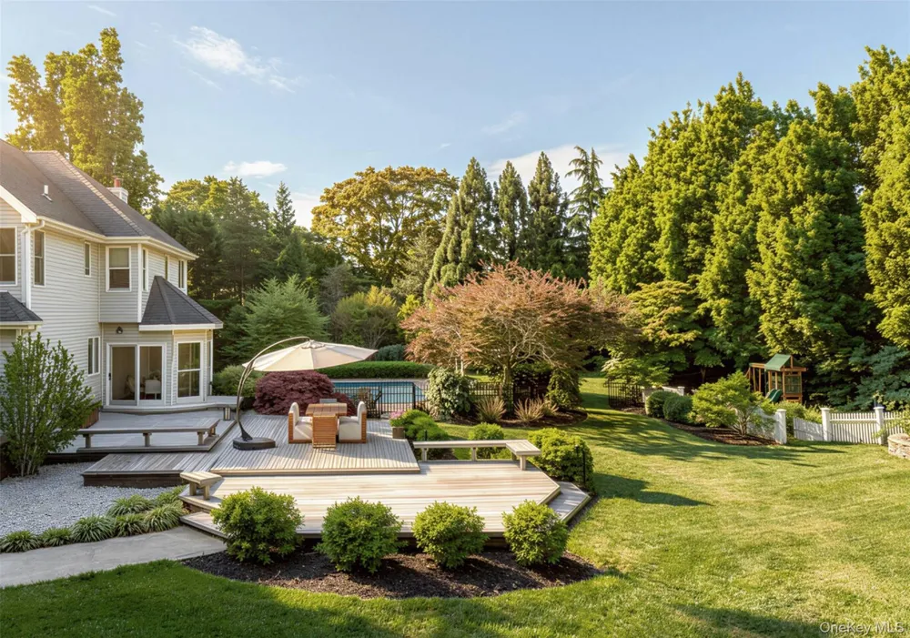 196 S Country Road Remsenburg, NY 11960