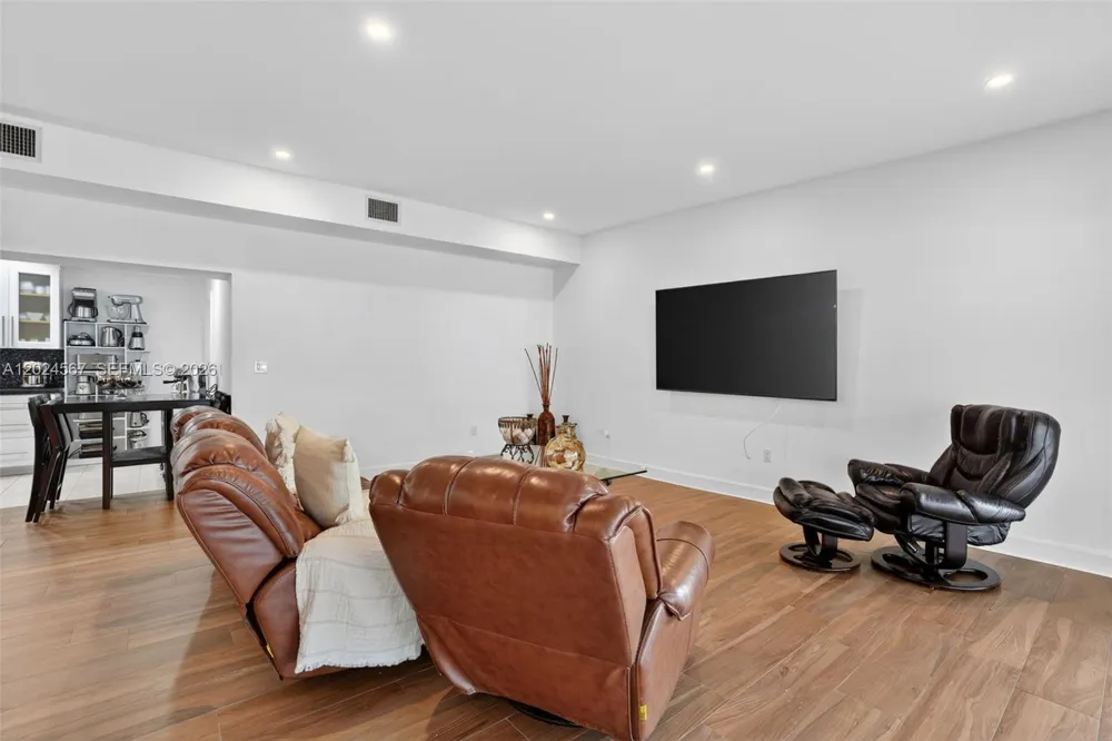13463 SW 66th Ter Miami, FL 33183