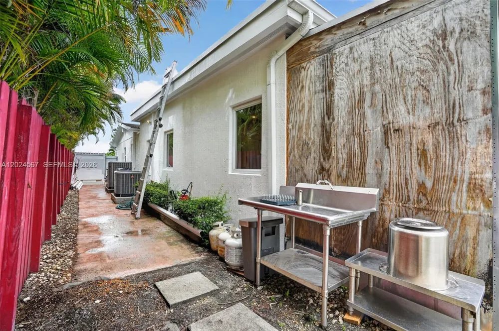 13463 SW 66th Ter Miami, FL 33183