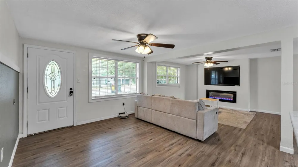 217 4TH JPV STREET Winter Haven, FL 33880