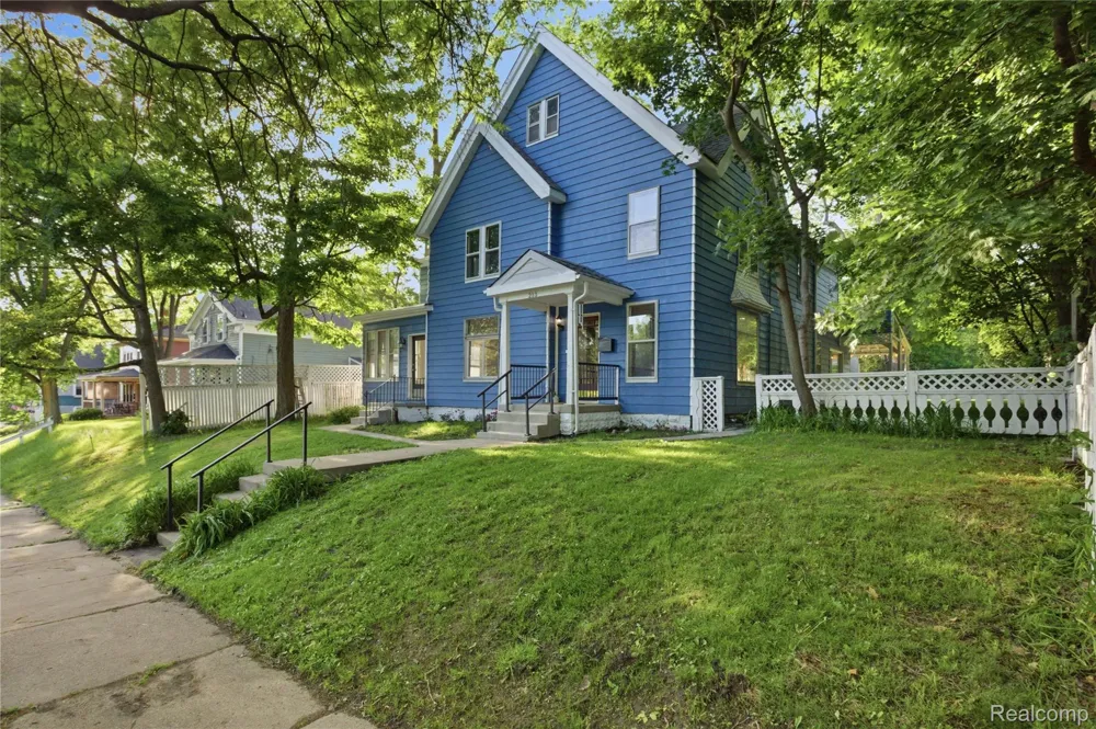 213 MAPLE STREET Ypsilanti City, MI 48198