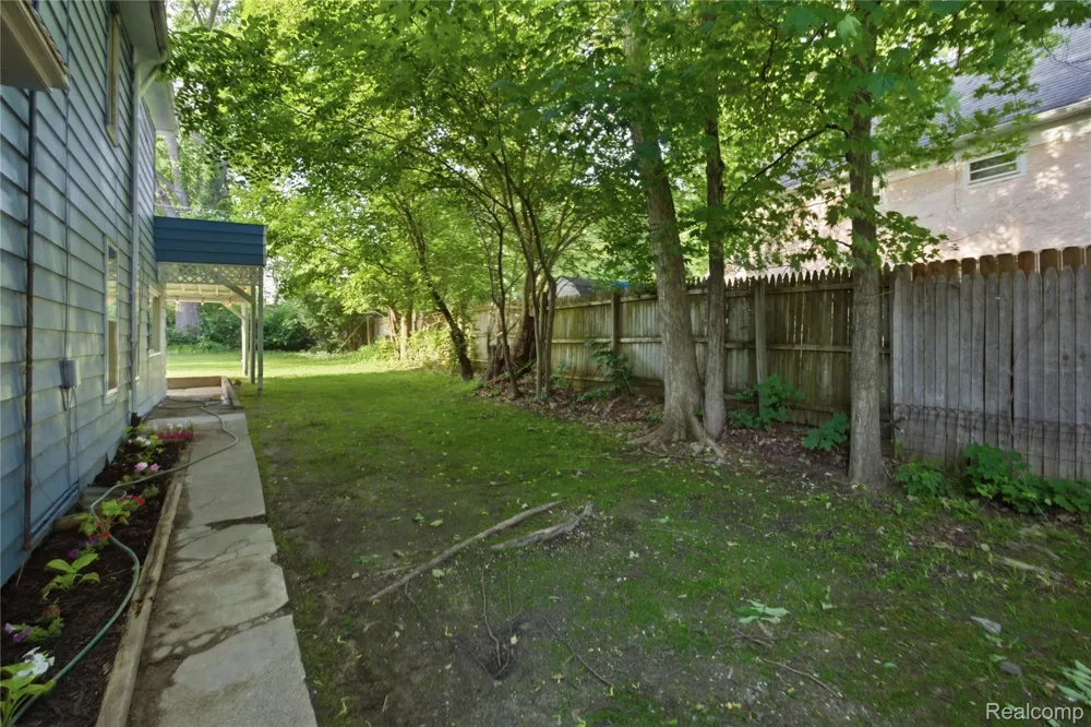 213 MAPLE STREET Ypsilanti City, MI 48198