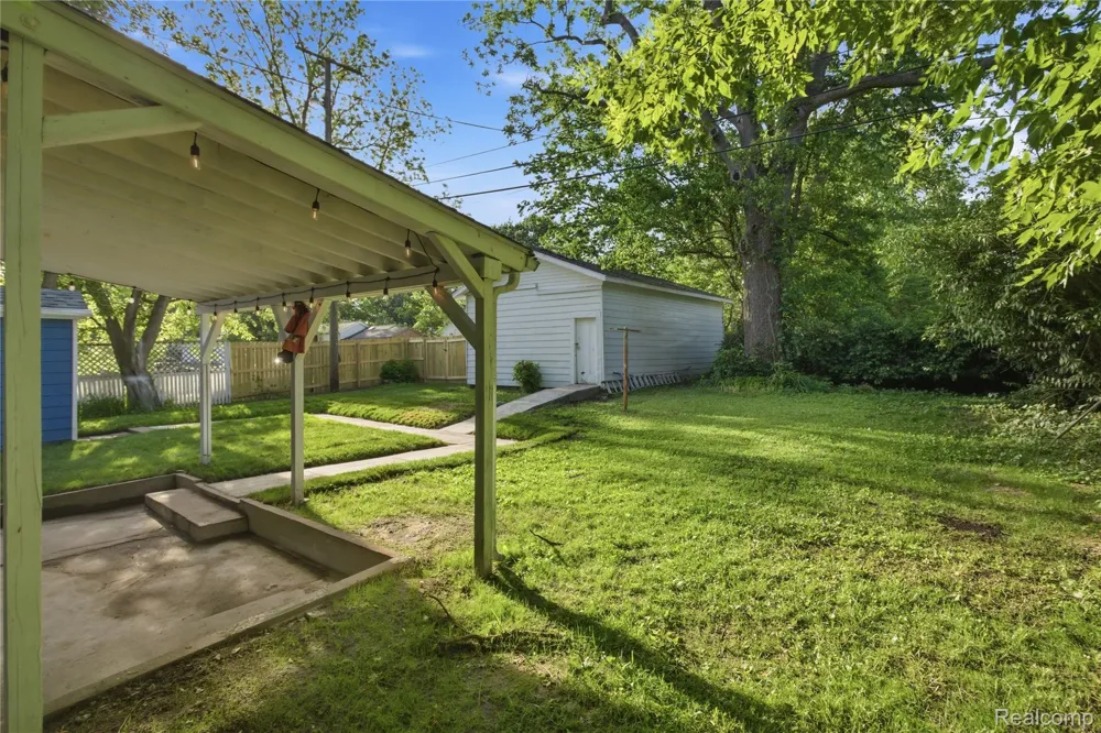 213 MAPLE STREET Ypsilanti City, MI 48198