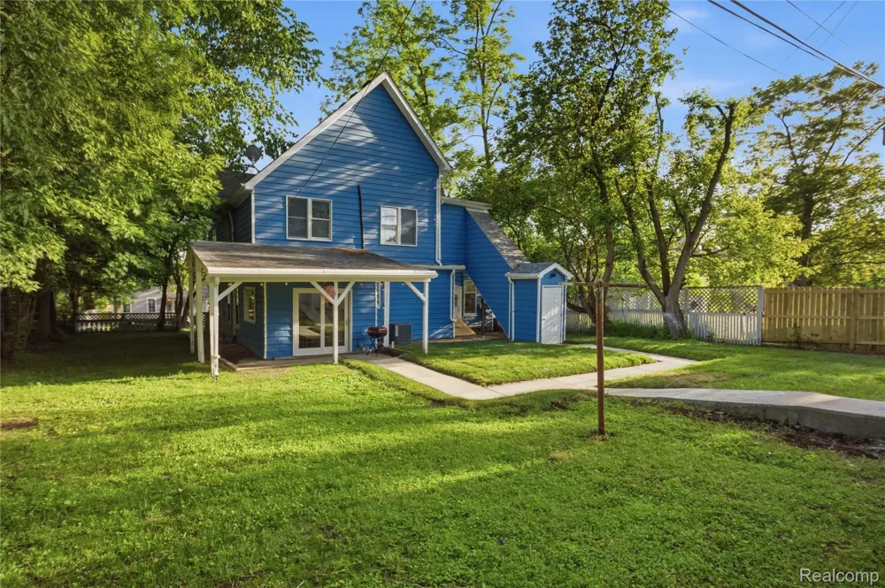 213 MAPLE STREET Ypsilanti City, MI 48198