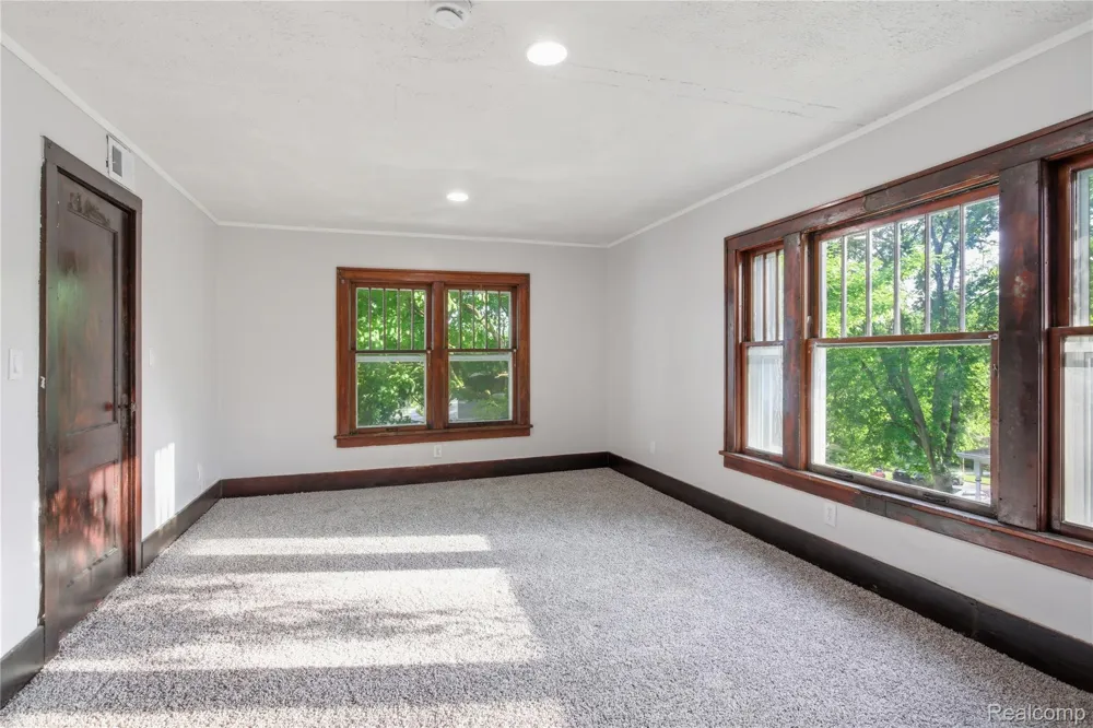 213 MAPLE STREET Ypsilanti City, MI 48198