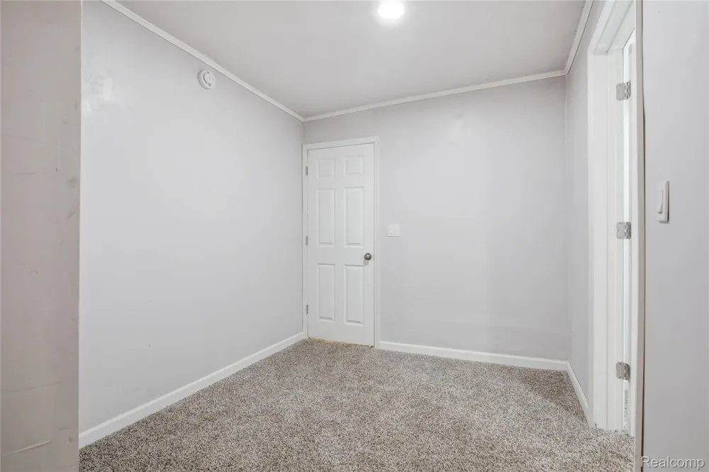213 MAPLE STREET Ypsilanti City, MI 48198