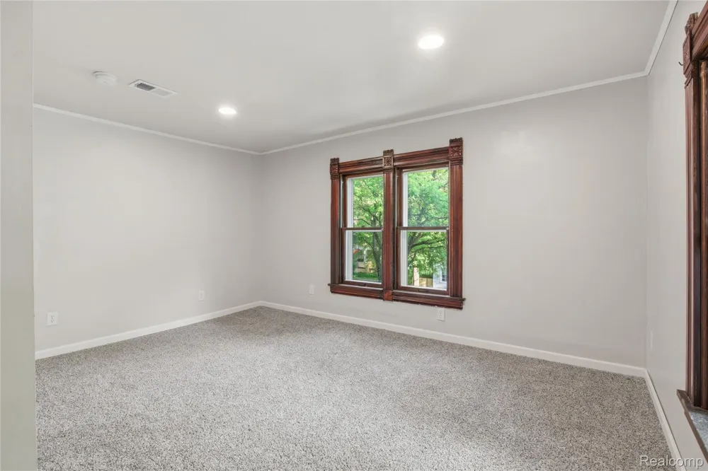 213 MAPLE STREET Ypsilanti City, MI 48198
