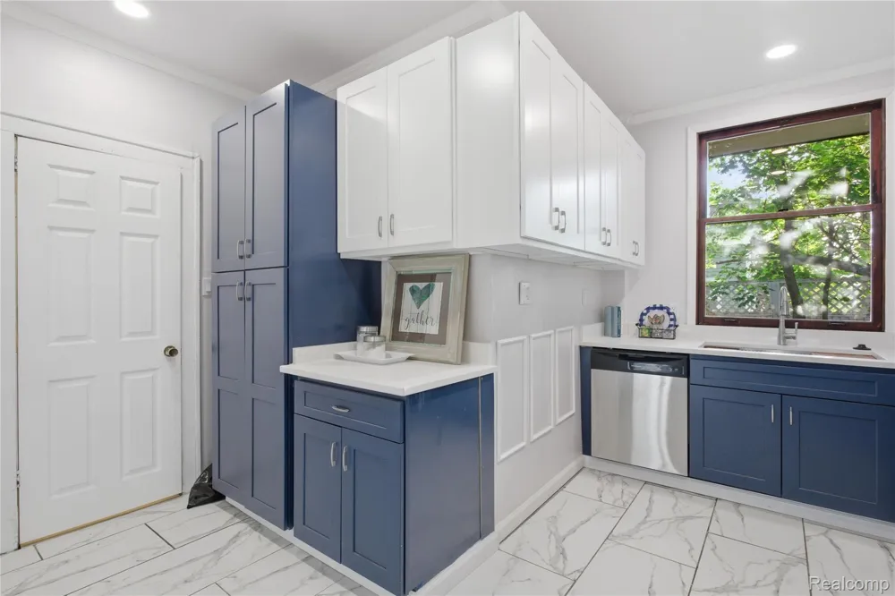 213 MAPLE STREET Ypsilanti City, MI 48198