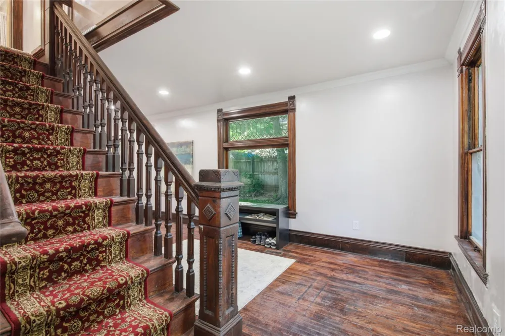 213 MAPLE STREET Ypsilanti City, MI 48198