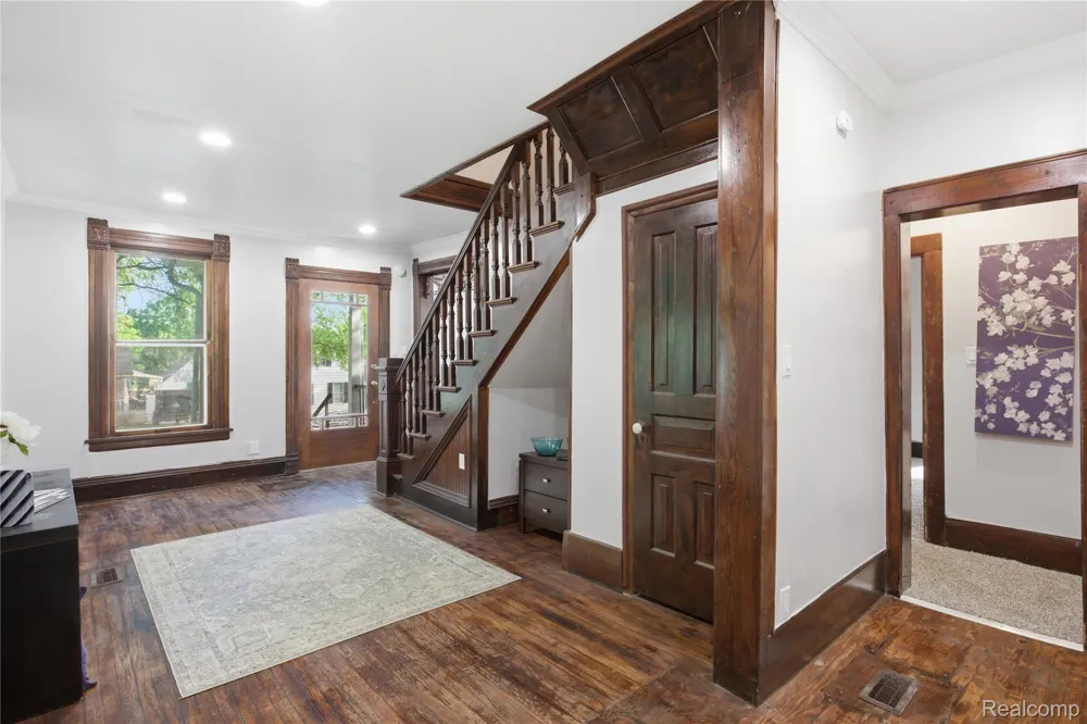 213 MAPLE STREET Ypsilanti City, MI 48198