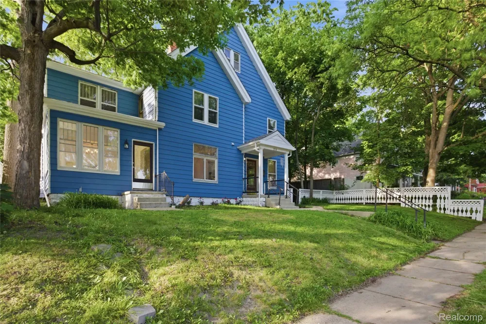 213 MAPLE STREET Ypsilanti City, MI 48198