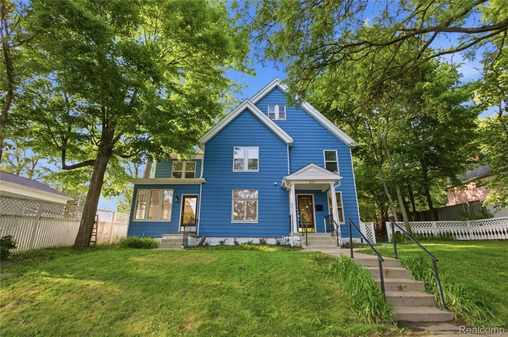 213 MAPLE STREET Ypsilanti City, MI 48198