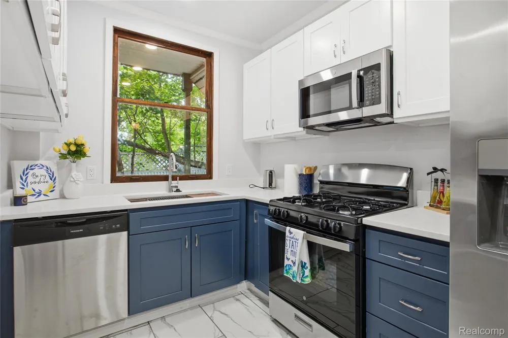 213 MAPLE STREET Ypsilanti City, MI 48198