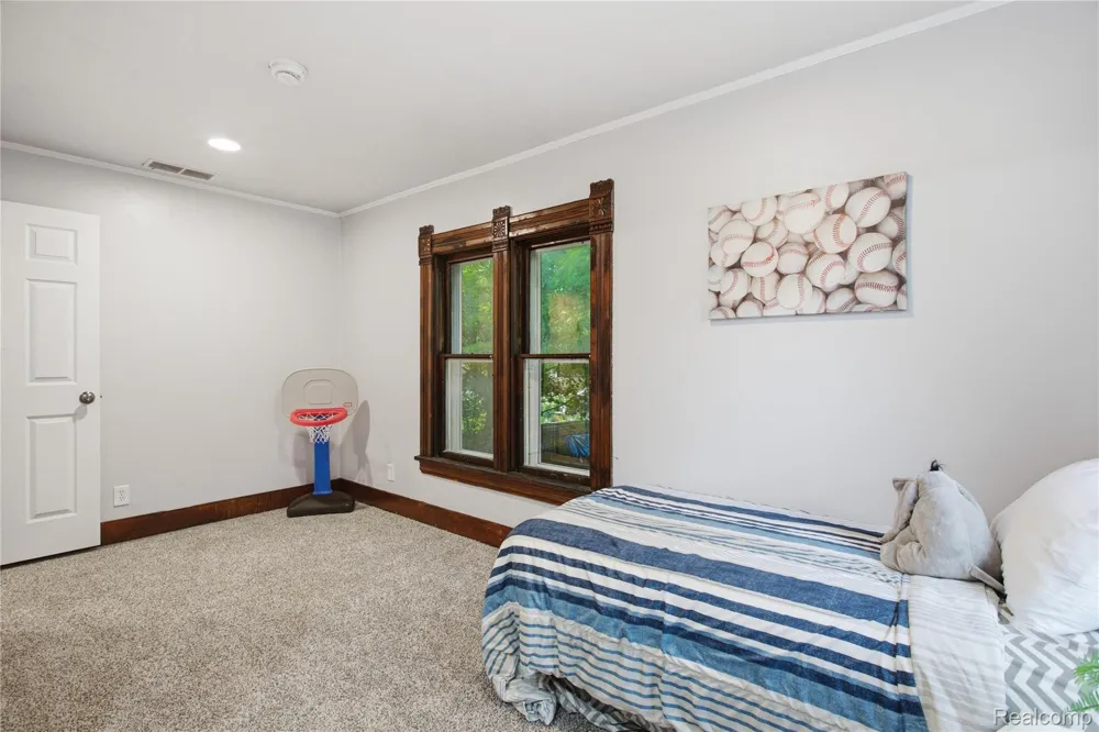 213 MAPLE STREET Ypsilanti City, MI 48198