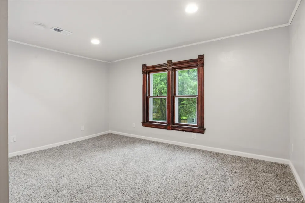 213 MAPLE STREET Ypsilanti City, MI 48198