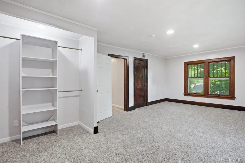 213 MAPLE STREET Ypsilanti City, MI 48198