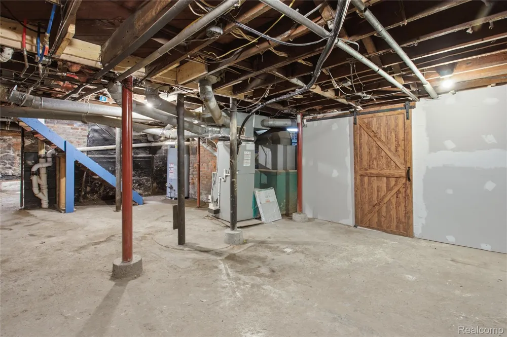213 MAPLE STREET Ypsilanti City, MI 48198