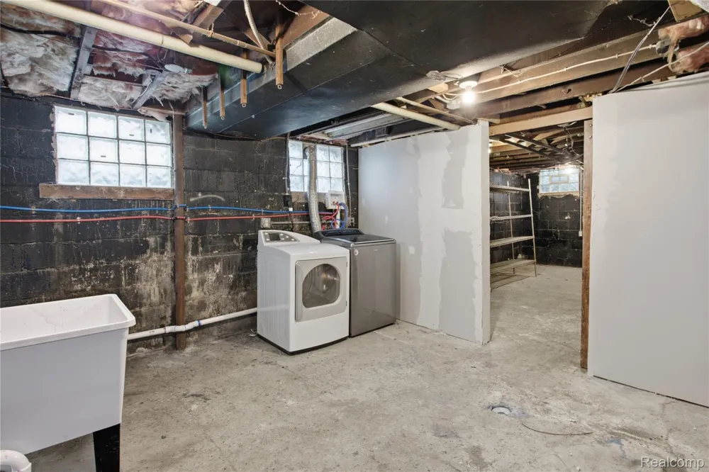 213 MAPLE STREET Ypsilanti City, MI 48198