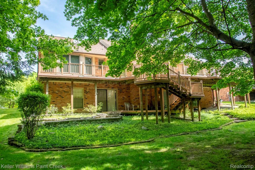 1447 Oakstone Drive Rochester Hills City, MI 48309