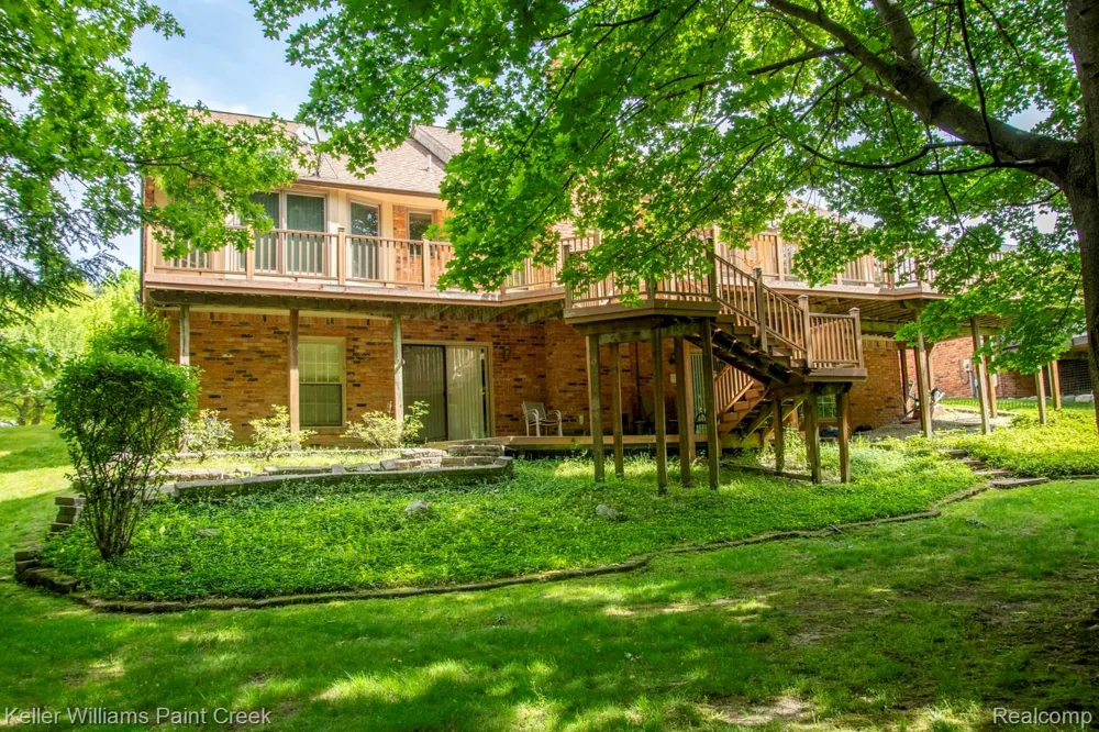 1447 Oakstone Drive Rochester Hills City, MI 48309
