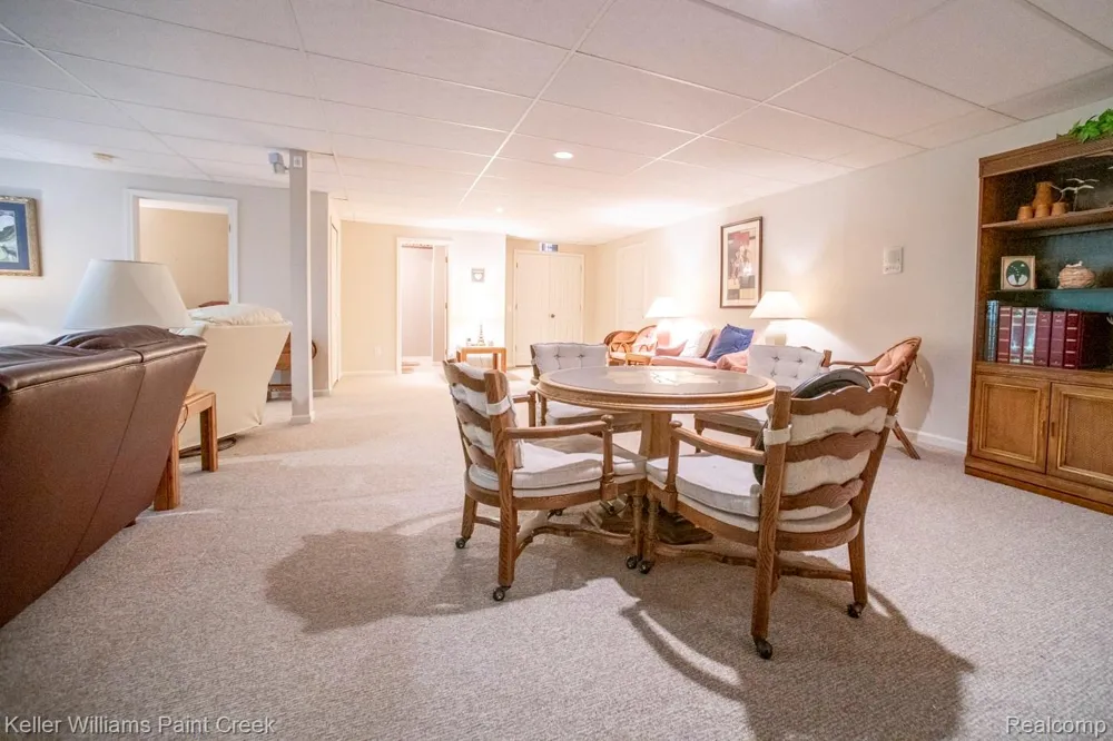 1447 Oakstone Drive Rochester Hills City, MI 48309