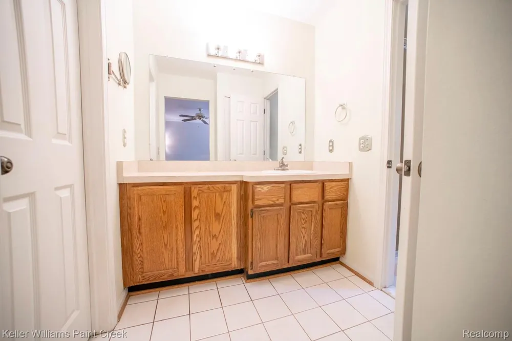 1447 Oakstone Drive Rochester Hills City, MI 48309