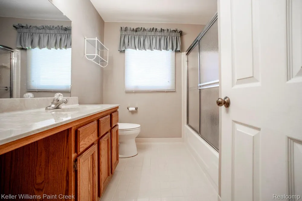 1447 Oakstone Drive Rochester Hills City, MI 48309