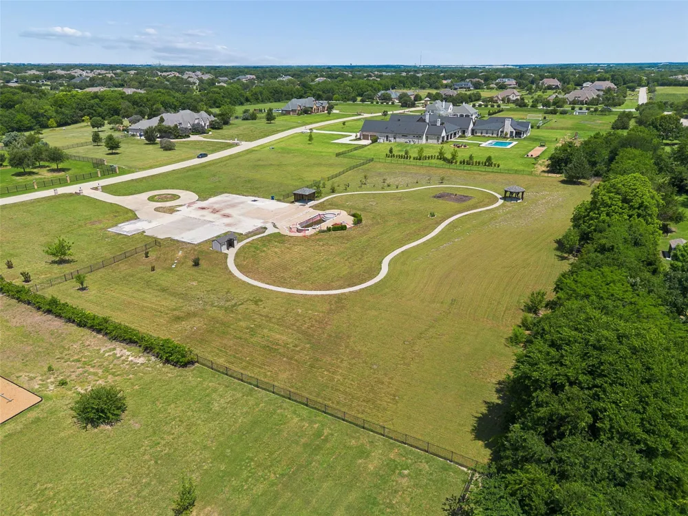 2400 Whispering Acres Lane Lucas, TX 75002