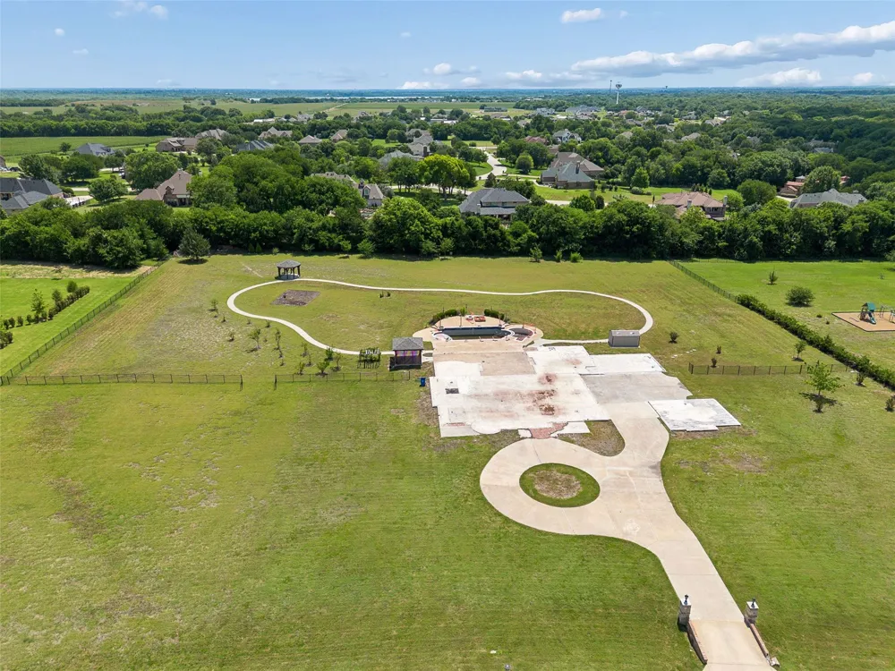 2400 Whispering Acres Lane Lucas, TX 75002