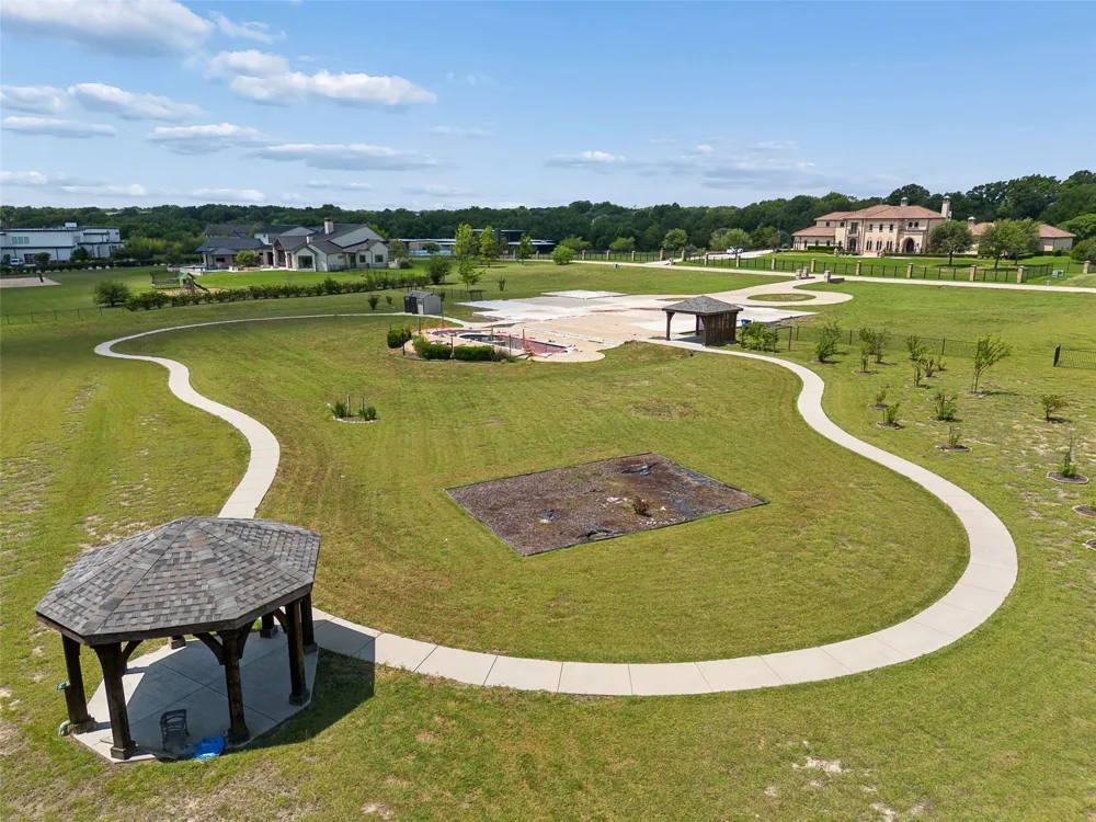 2400 Whispering Acres Lane Lucas, TX 75002