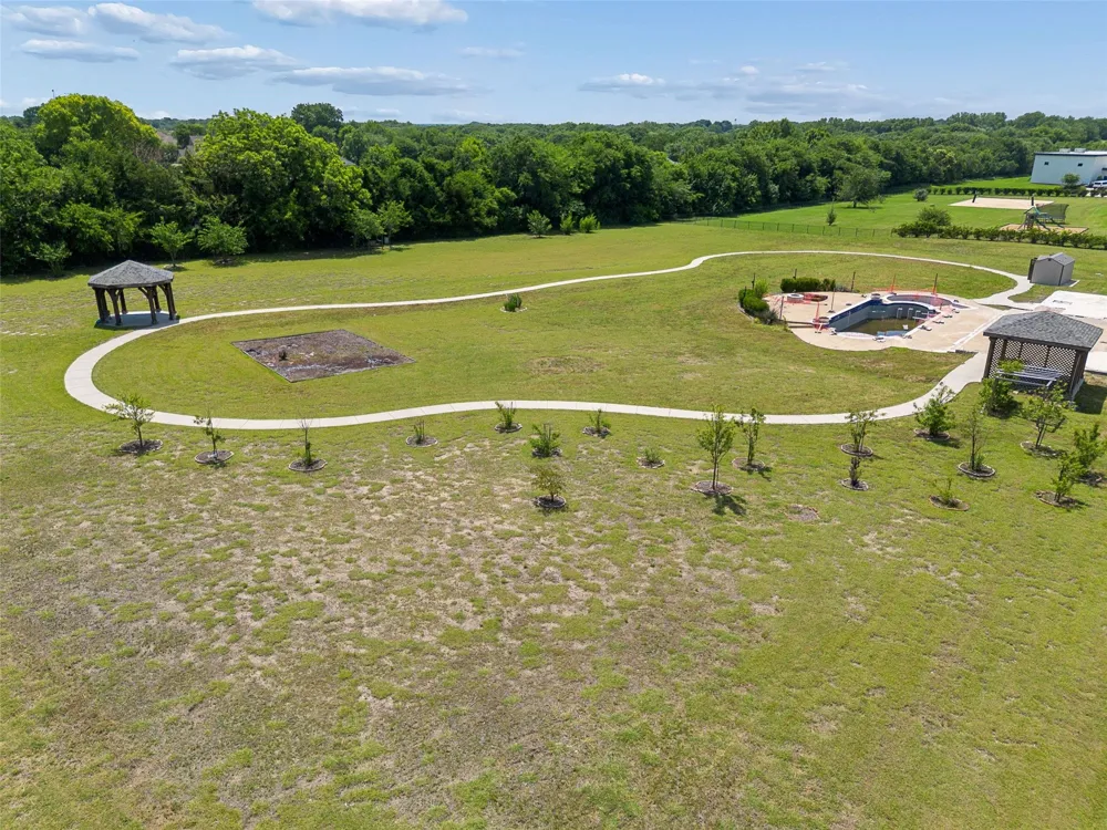 2400 Whispering Acres Lane Lucas, TX 75002
