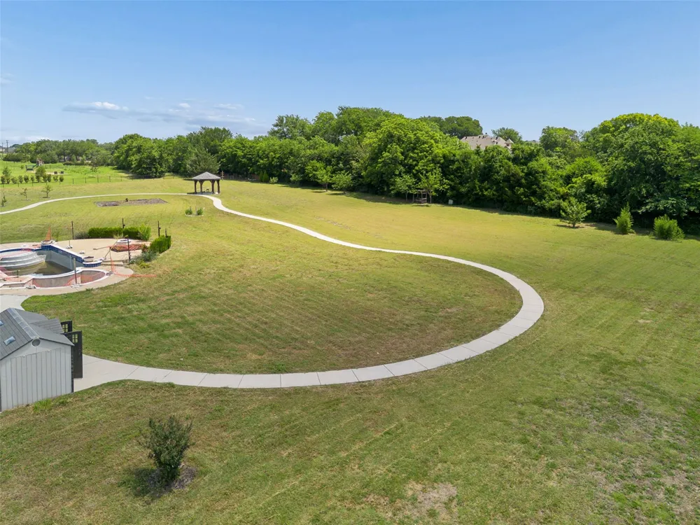 2400 Whispering Acres Lane Lucas, TX 75002