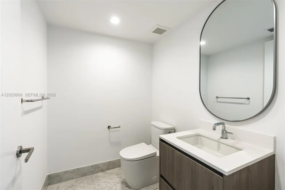 9201 E Bay Harbor Dr #603 Bay Harbor Islands, FL 33154