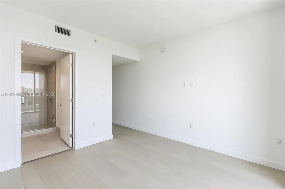 9201 E Bay Harbor Dr #603 Bay Harbor Islands, FL 33154
