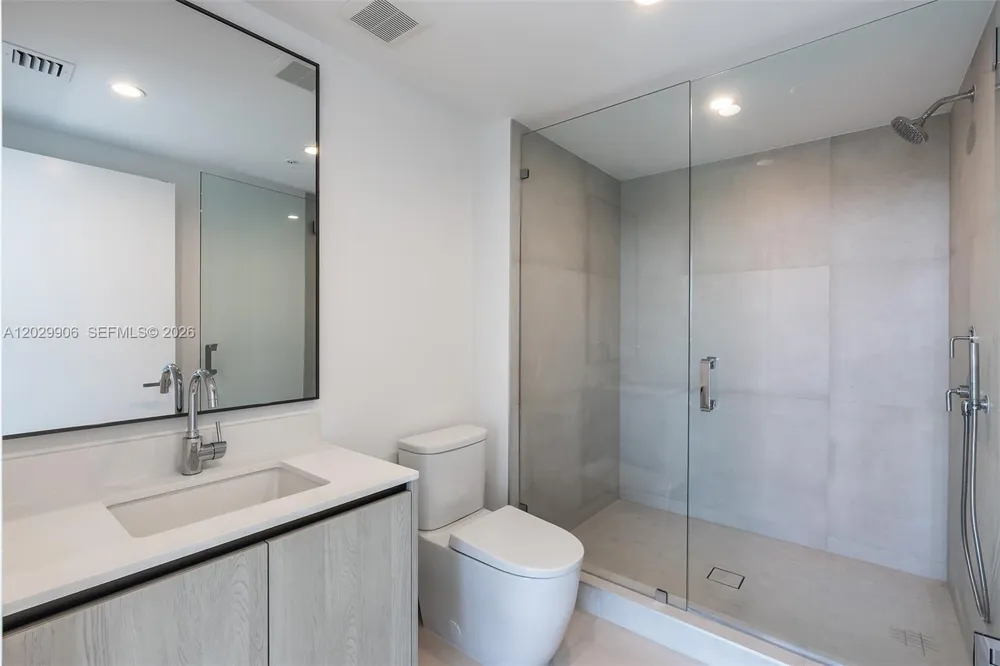 9201 E Bay Harbor Dr #603 Bay Harbor Islands, FL 33154