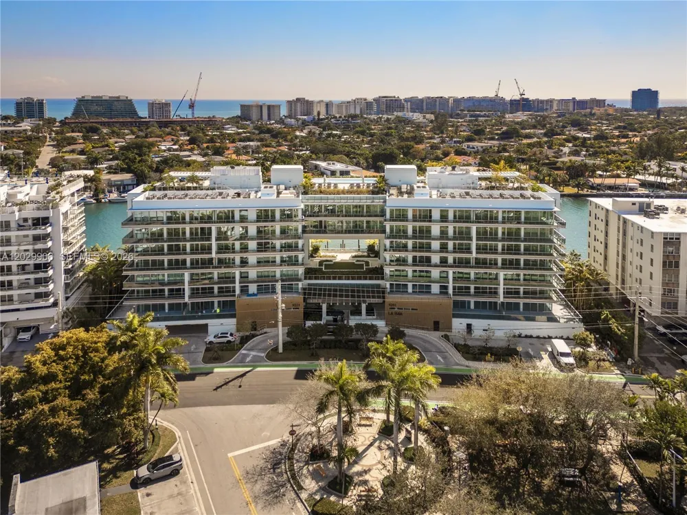 9201 E Bay Harbor Dr #603 Bay Harbor Islands, FL 33154