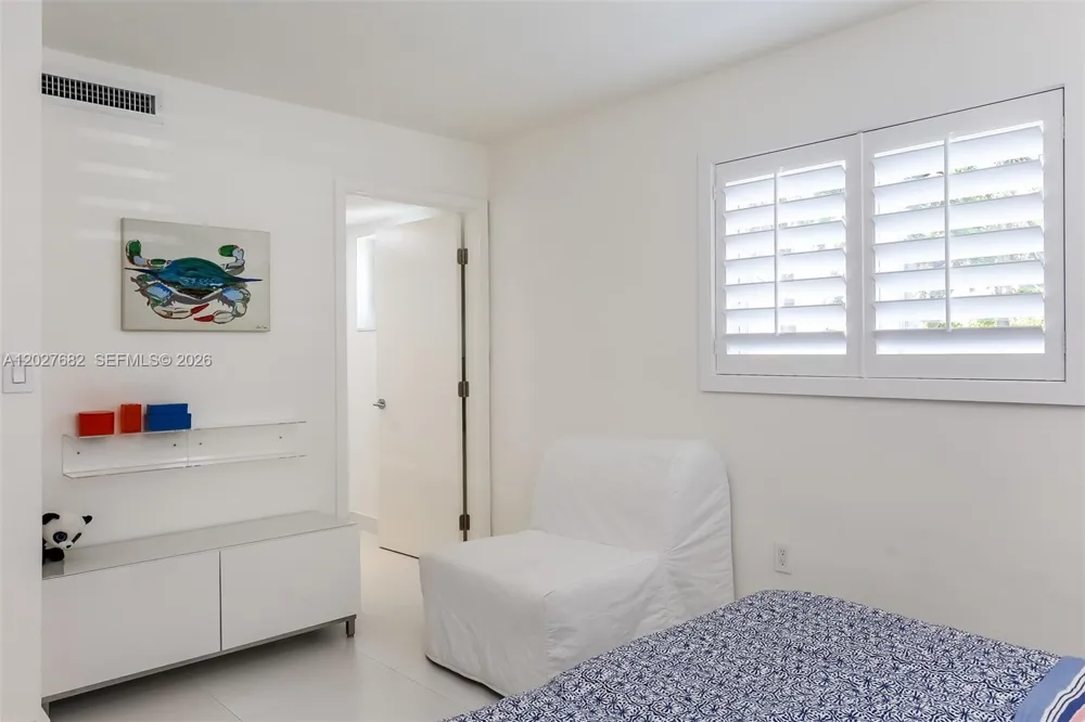 200 Galen Dr #104 Key Biscayne, FL 33149