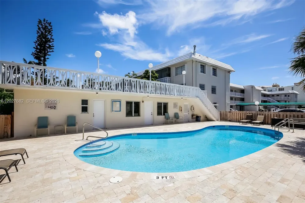 200 Galen Dr #104 Key Biscayne, FL 33149