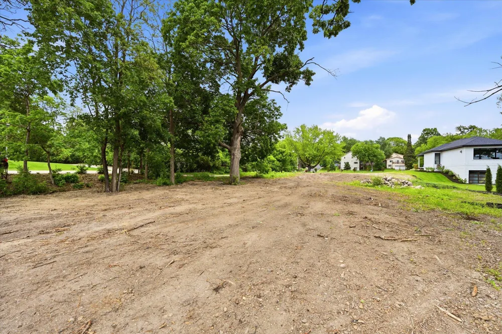 1184 Edgewater Avenue Arden Hills, MN 55112