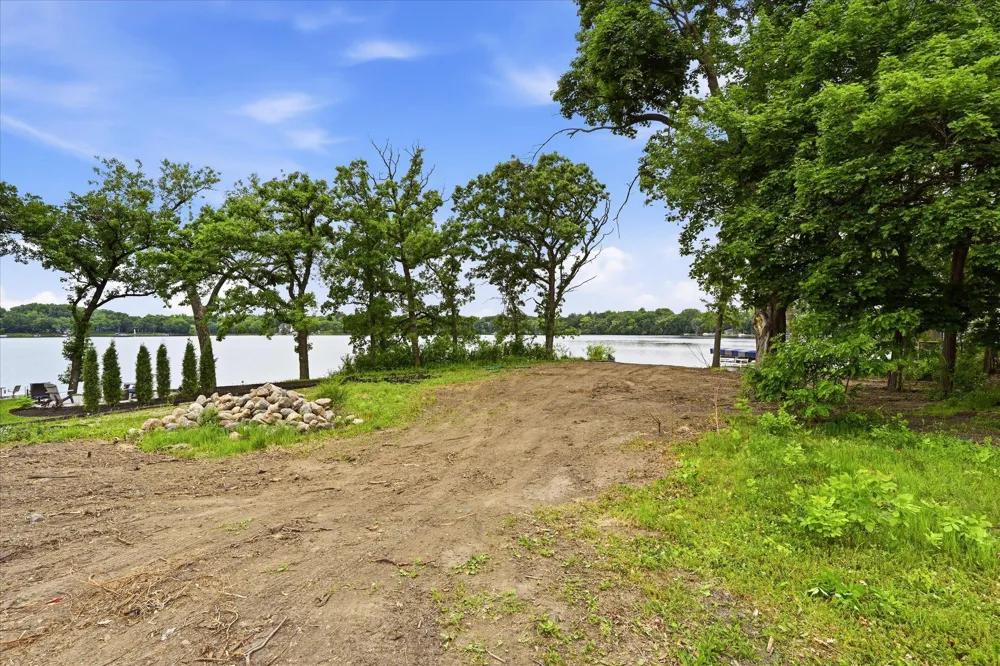 1184 Edgewater Avenue Arden Hills, MN 55112