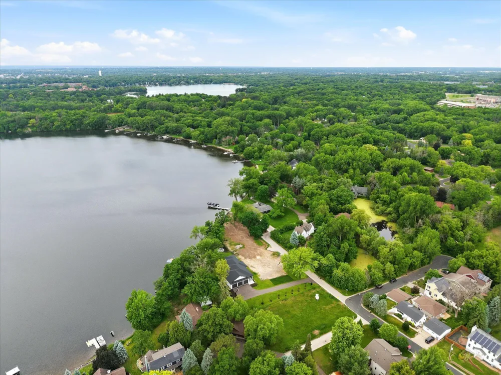 1184 Edgewater Avenue Arden Hills, MN 55112