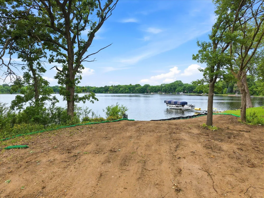 1184 Edgewater Avenue Arden Hills, MN 55112