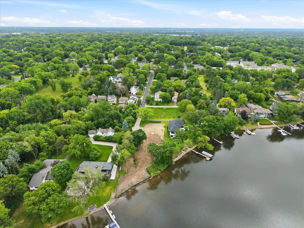 1184 Edgewater Avenue Arden Hills, MN 55112
