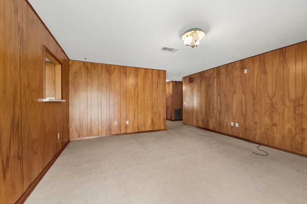 519 Dan Street East Bernard, TX 77435