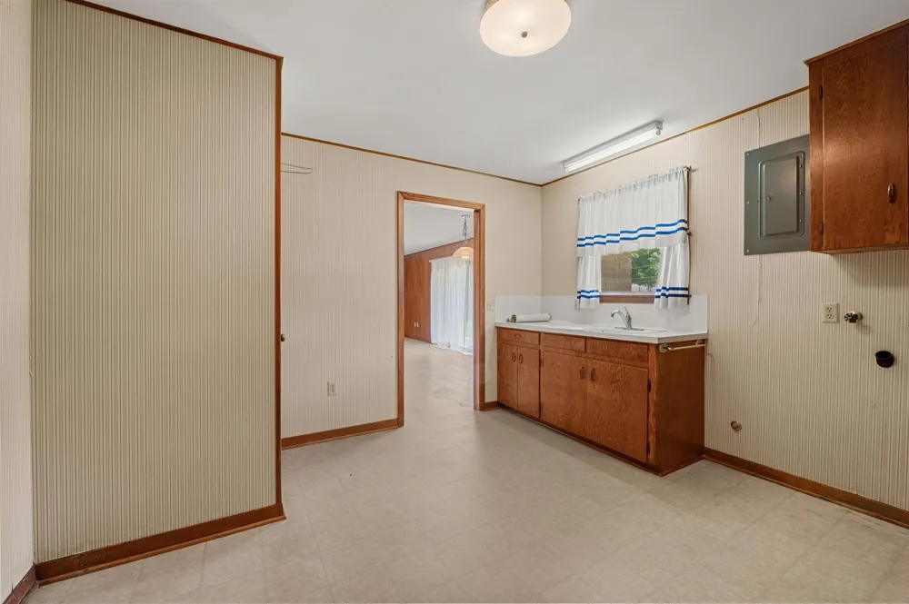 519 Dan Street East Bernard, TX 77435