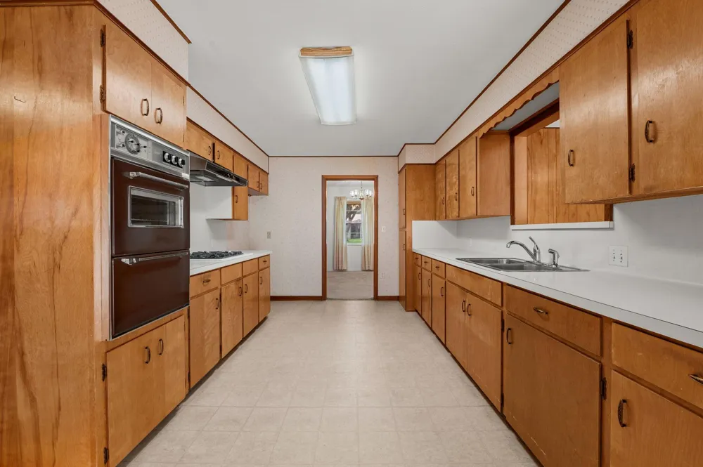 519 Dan Street East Bernard, TX 77435