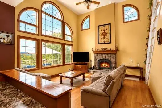 15 Christina Way Milton, NY 12547